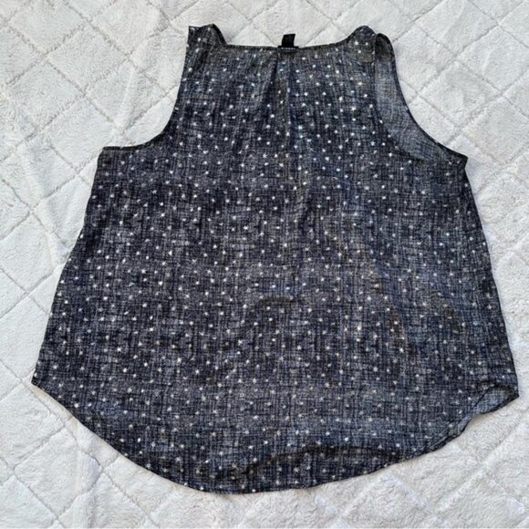 Torrid | Metallic Gray Star Pattern Flowy Tank Top Sleeveless Blouse | Size 3 - Picture 3 of 9